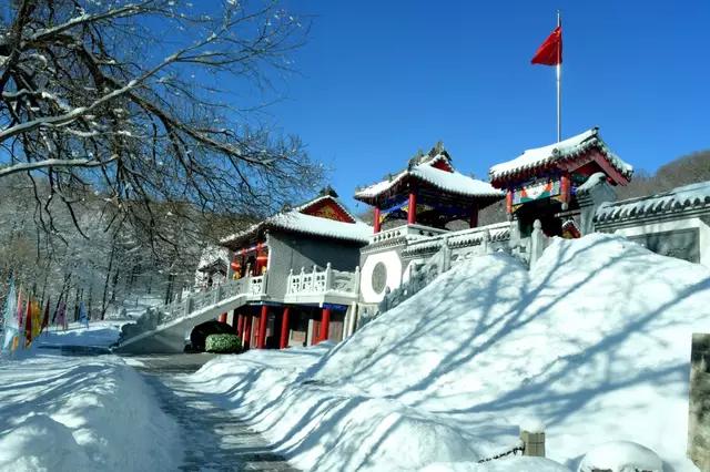 吉林的柳河,一下雪就成了银河