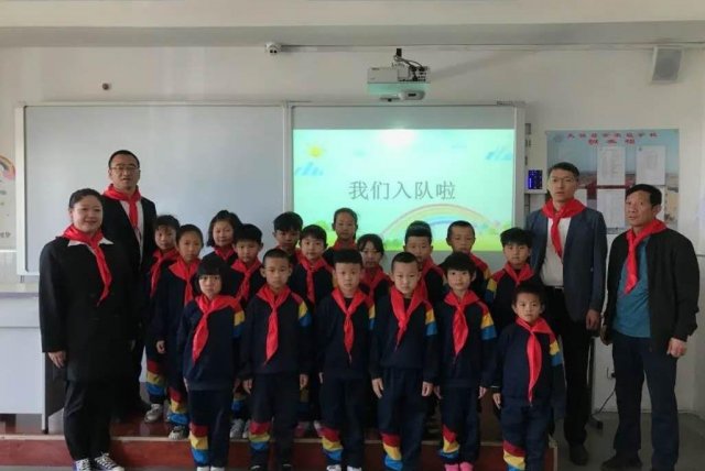 �����ذ�����ѧУ��չ������������