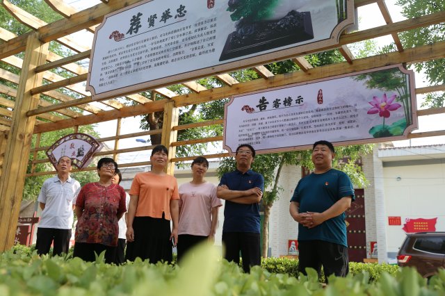 ɽ�����أ�ũ�嵳Ա�ɲ�������ʾ�����¹⻷