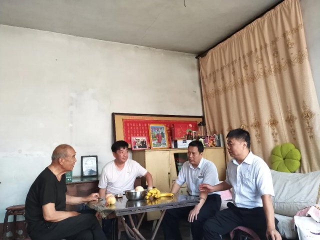 ��ϲũ����ҵ���С���һ��ο���ϵ�Ա ŨŨ�ػ�ů����