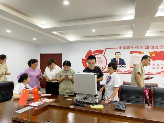 ����ũ�����У����ڷ������ҵ ���ƶ����С������