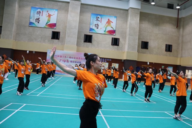 ��У���㳡���������⣬��ҵ���ɽ̡����衱���㳡��