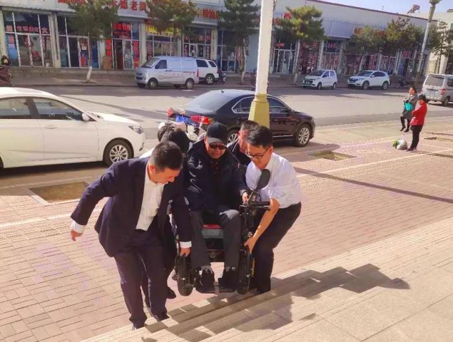 ����ũ�����У� ����ǿһת���������飬ũ�̷���ů������