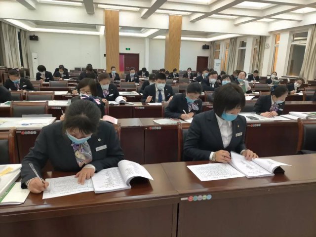 ����ũ�����п�չ�ļ�����Ӫ���ܼ����þ���������־չ����