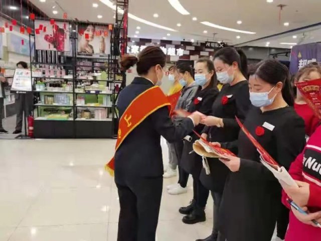 ԫ����ũС΢���Ŀ�չ�����г�������Ȧ������Ӫ���