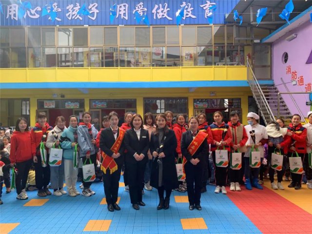 ���ũ�����п�չο���׶���ʦ�