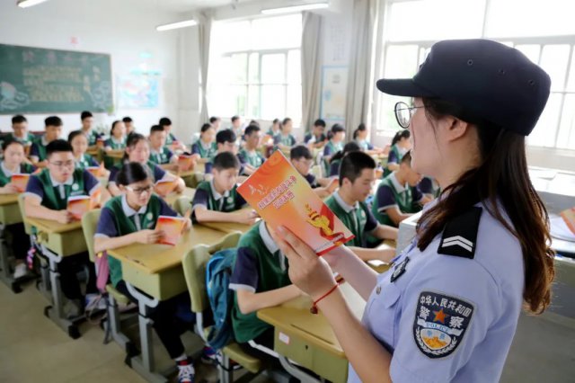 �ҿ�У԰�����ˮ�¡���ɽ��