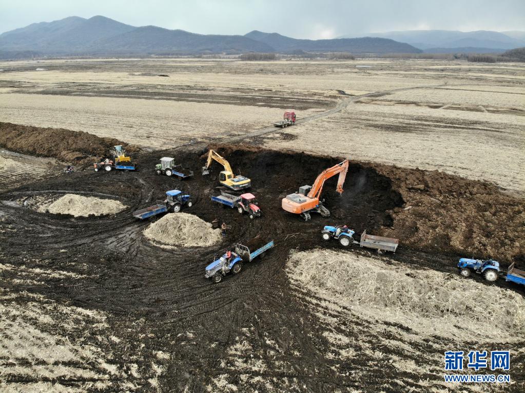 3��29�գ��ں�����ʡ�峣��ɳ������̫�壬������Ա�ڻ�����ڵĺ��������˻���Ƭ�����»������ ��֪ң ��