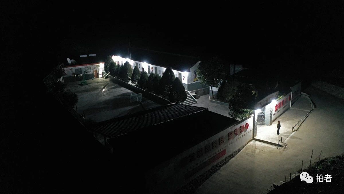 �� 2021��1�£�ѧ����ѧ�ؼҺ������վ��ѧУ�ſڡ���ȷ�����ܱ�ɽ�尲ȫ�����Ż�������ţ���ѧУ��ĵ�һһϨ�𣬻ص�λ�ڲٳ�����ļ�����Ϣ��