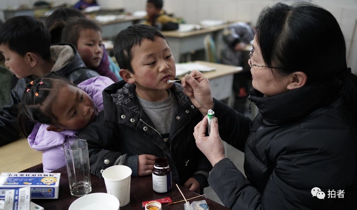 �� ѧ����ð�ˣ�������Ƥ��Ť�����ֽŵȣ�½����ÿ�춼Ҫ����������������һֱ��ˡ����ĵ�ҩƷ������ַ�����������