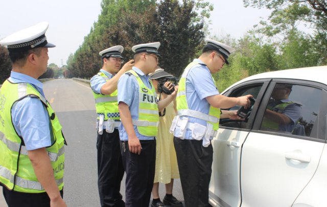 �ɽ������չ����ڽ�ͨΥ��ר�������ж�