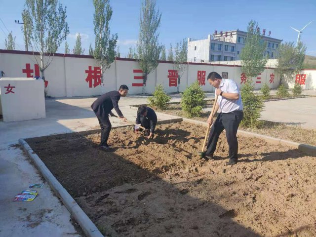 ����ũ������Ϊ�������㿪�ĵأ����조����С��԰��