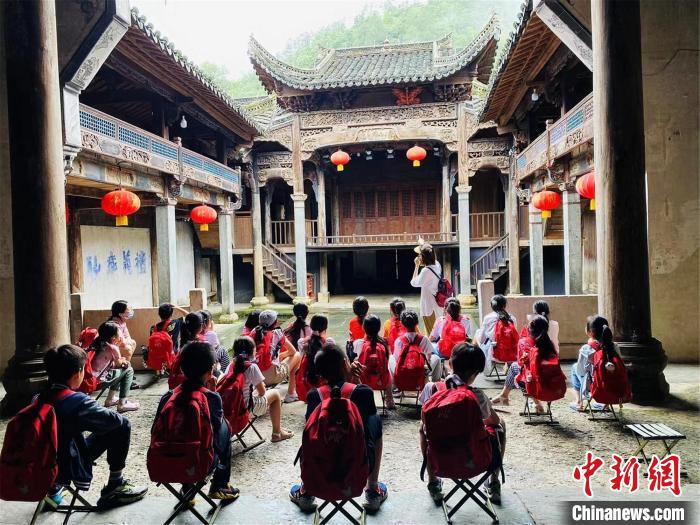 ͼΪ��������һ����ʷ����ǰ���ܸ�����ͳ�Ļ��������������� ��