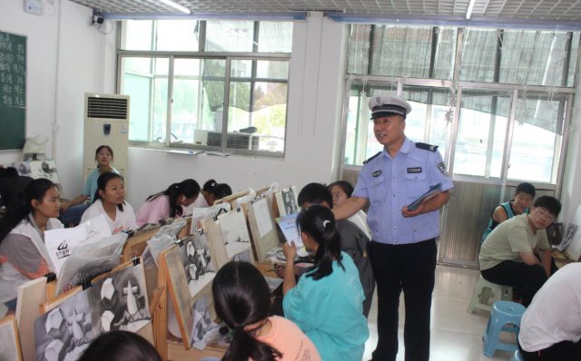 �ɽ�����߽���ѵ������չ��ȫ����