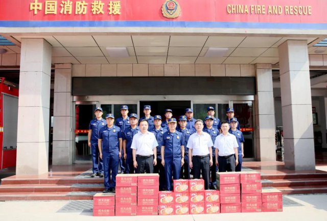 ����ũ�����У�����һ��ο��ů���� ���������ˮ��