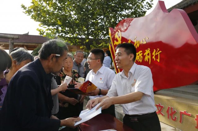 �ǳ�ũ������  ���к�ɫ����  Ӫ��Ũ���Χ