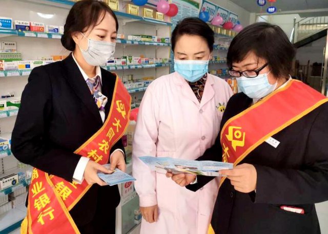 ��ͬũ���У�  �����Ľ��ڷ���ݼ�Ͻ��Ⱥ��