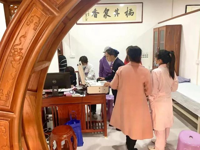 �ɽ���֧�н��ڷ����͵����ҡ�