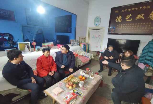 ɽ��ʡƽ½��ίͳս�����������߷�ο�����ⴴҵ�ɹ���ʿ����