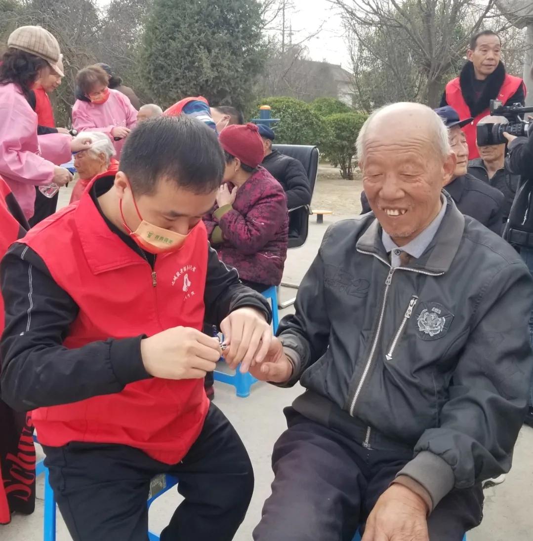 ��������о��Ϸ����߽��κ���������Ϊ�����װ���־Ը����