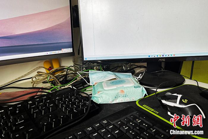 ������Ļ���������̣��ӼҰ칫�Ѿ����˲��ٴ��˵ı��޿Ρ� �ܷ��߹�ͼ