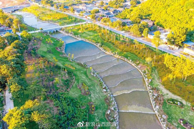 ���֮���¡� ������ˮ��ɽ��������̬���þ���ʾ����