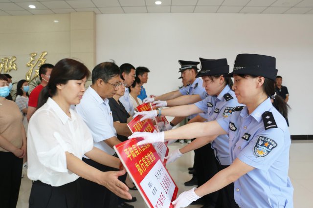 ɽ��ƽ½��Ժ���з���ִ�а���1250����Ԫ