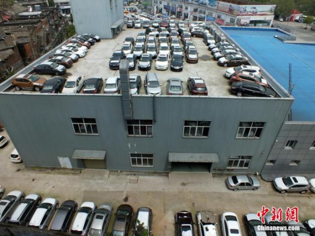 �������ˣ����Ӵ�Լ2000��Ԫ����������ӭ��������