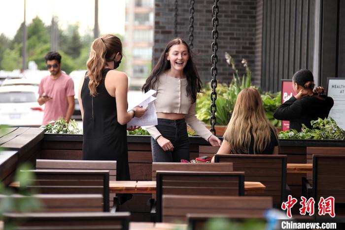 ���ô���׶࣬�˿���һ�Ҳ͹ݵĻ���¶������Ͳ͡�<a target='_blank'  data-cke-saved-href='/' href='/'>������</a>���� ���� ��