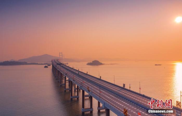 ����ͼ���㶫���Ŵ��š�<a target='_blank'  data-cke-saved-href='/' href='/'>������</a>�� ��·�� ��
