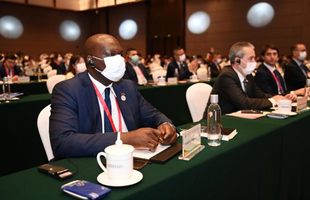 ������˿�����Ļ �����������ź�