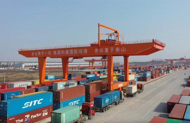 �������ӽ�ͨ����ָ�����һ�߾��á�������