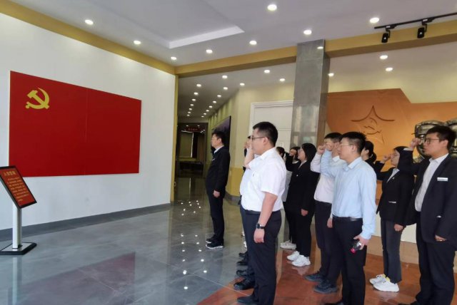 ��ҵ���н��Ƿ�����֯��Ա�ɲ�  ������ɫ���ܡ������ѧϰ