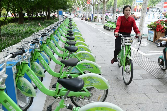 ��ȫ��ɫ��̼��չ���� �ø����˰��ϡ���ɫ���ѡ�