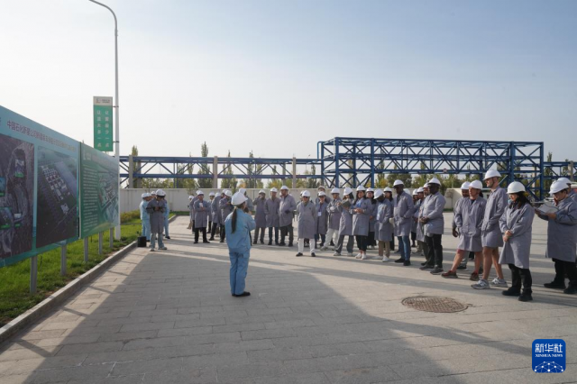 ͸����ɫ�½������й���������չ����