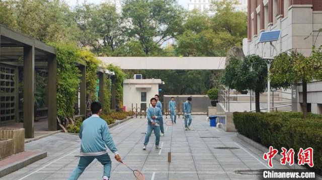 ���μ�һ���ӡ����Ը���֧��ѧ�������ɳ���