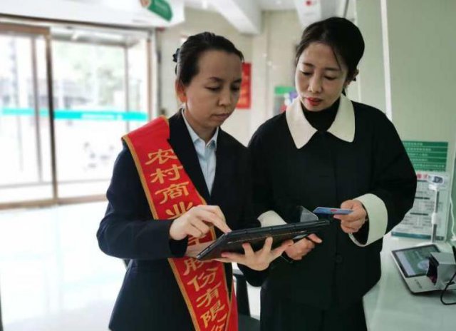 ����ũ�����У��������칥���չ� �ջݽ��ڸ��ܷ�չ