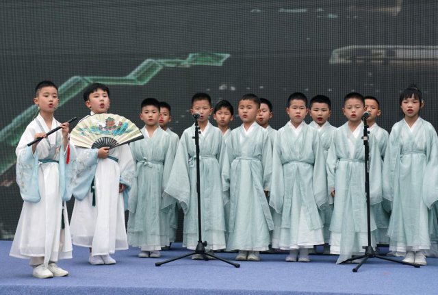 �Ķ����������ճ� �й��ӿ������������